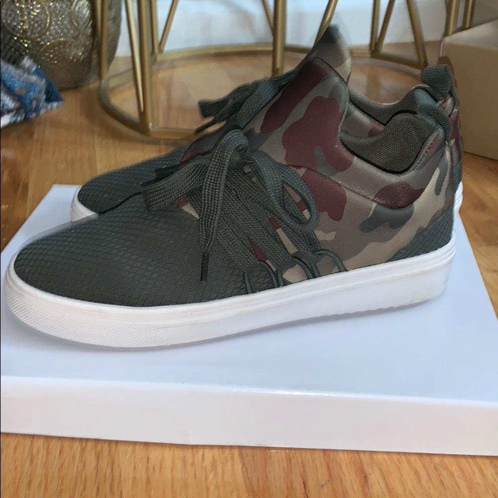 Steve Madden sneakers
